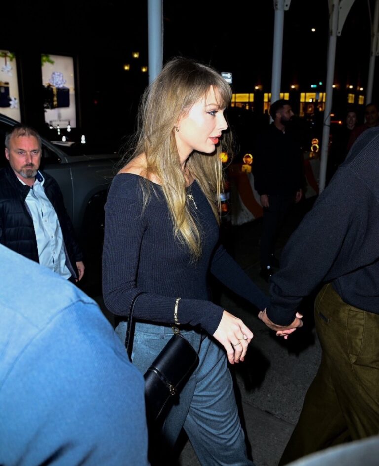 Breaking News: Did Taylor Swift and Travis Kelce Just Have a STEAMY MOMENT in the Car? The Couple Was Spotted at The Polo Bar in New York City for a Dinner Date - Taylor’s Hair Looked Wet as She Stepped Out of the Car’s AC as Eagle-Eye Fan Spot Traces of a very Steamy Encounter, While Travis Held Her Hand Tight, Shielding Her from Wild Fans and Paparazzi… But Wait Until You See Who Picked Up the Very Expensive Check " Nobody expected the ending" 😱😱