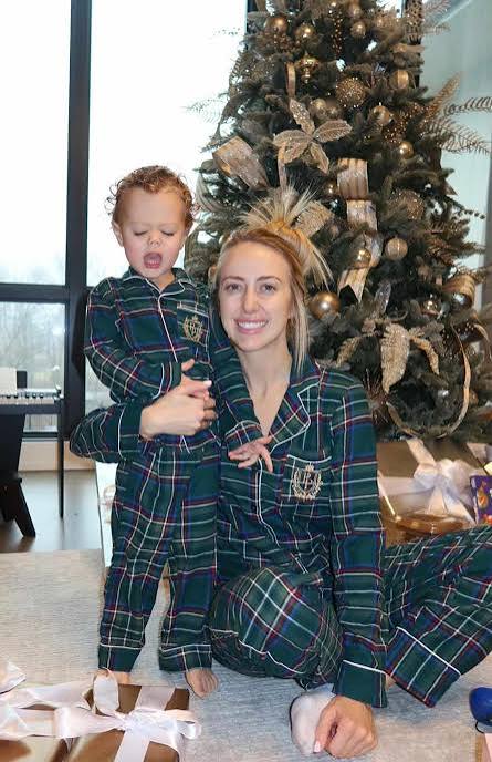 Incredible: Patrick and Brittany Mahomes Celebrate First Christmas as a Family of 5 as the NFL Player Recovers from Injury...