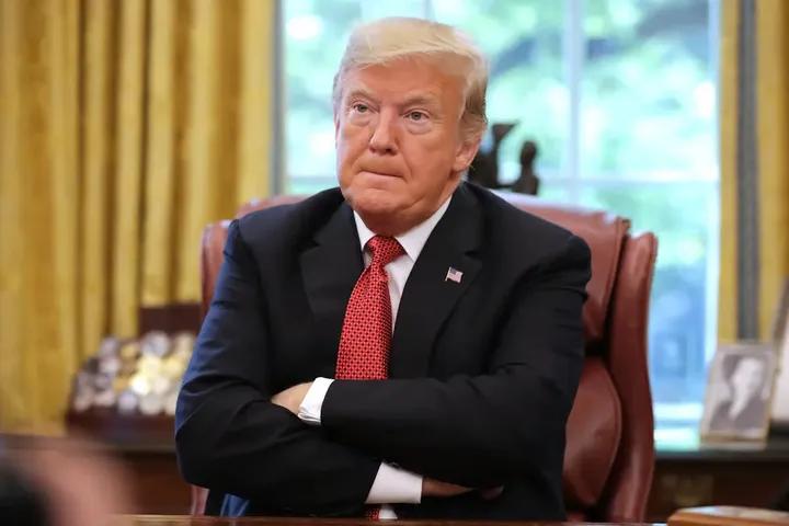 JUST IN : Bill Clinton taking Trump down with him by sharing EVERYTHING in congressional hearings is an epic power move. Raise your hand if you agree.