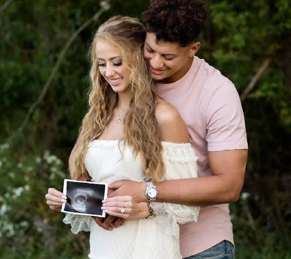Another baby On The Way”: Chiefs Quarterback Patrick Mahomes and Wife Brittany Have Announced They’re Expecting Their Fourth Child — The Lovely Couple REVEALED The Gender Of The Baby "it a baby…See More