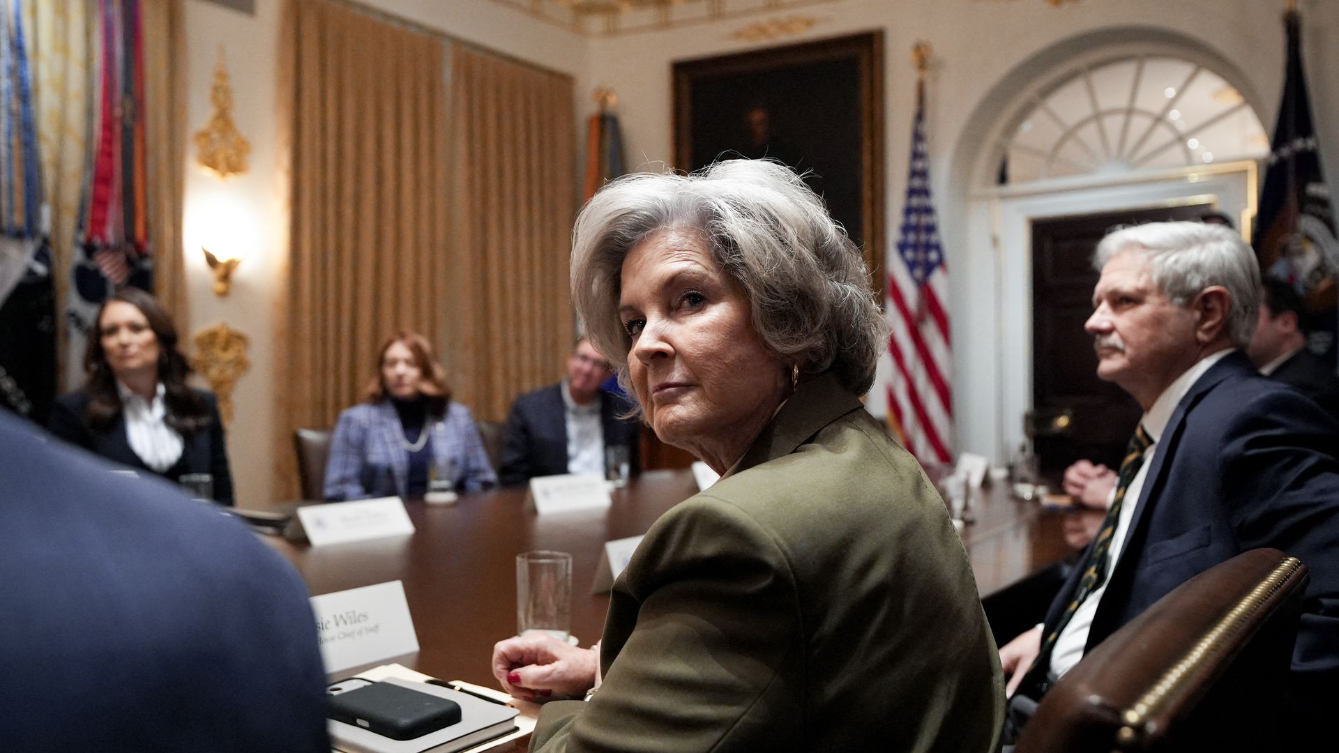 Trump’s current Chief of Staff Susie Wiles on the Trump admin: —Trump “has an alcoholic’s personality.” —Vance has been “a conspiracy theorist for a decade.” —Musk is “an avowed ketamine [user].” —Vought is “a right-wing absolute zealot.” —Bondi “completely whiffed” the Epstein Files.