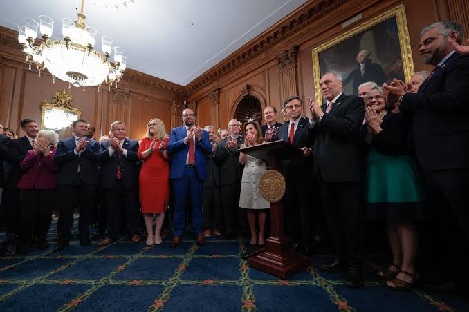 The Republican ship is SINKING : According to a recent tally, a total of 50 members of Congress — 10 senators and 40 House members — have already announced they will not run for re-election in 2026.