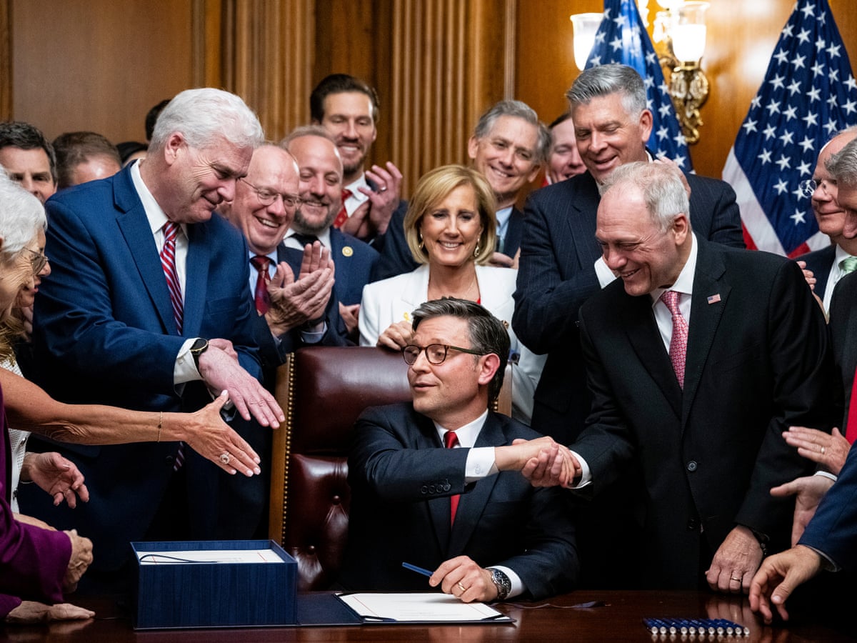 U.S. taxpayers could receive record-high refunds under a sweeping tax plan backed by Donald Trump, sparking renewed debate over who stands to gain most from the legislation...